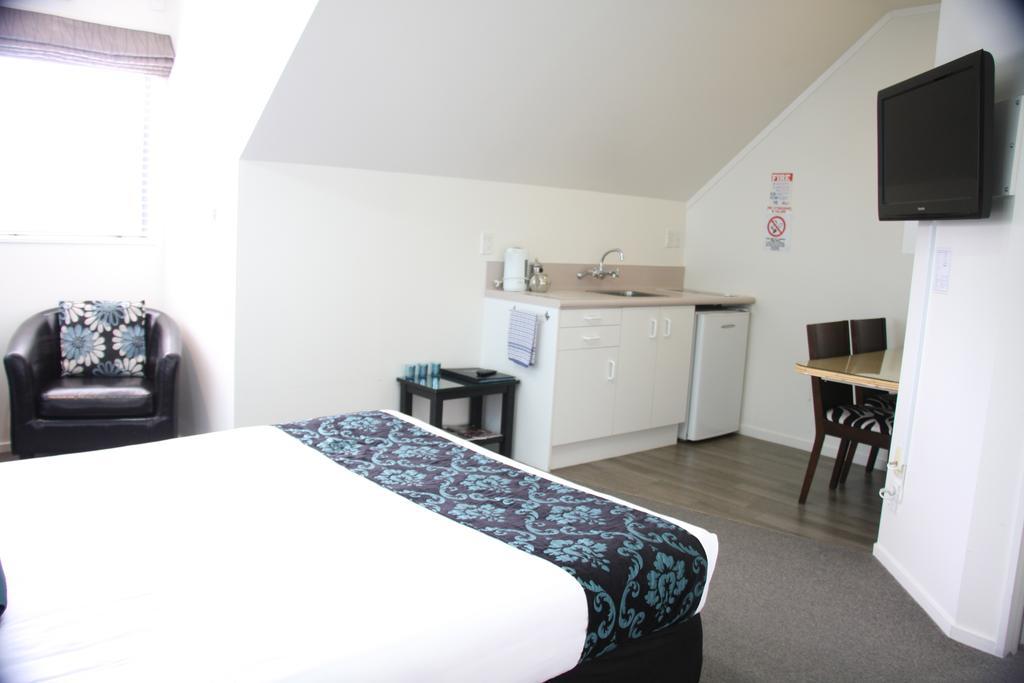 Motel Camelot On Ulster Hamilton Esterno foto