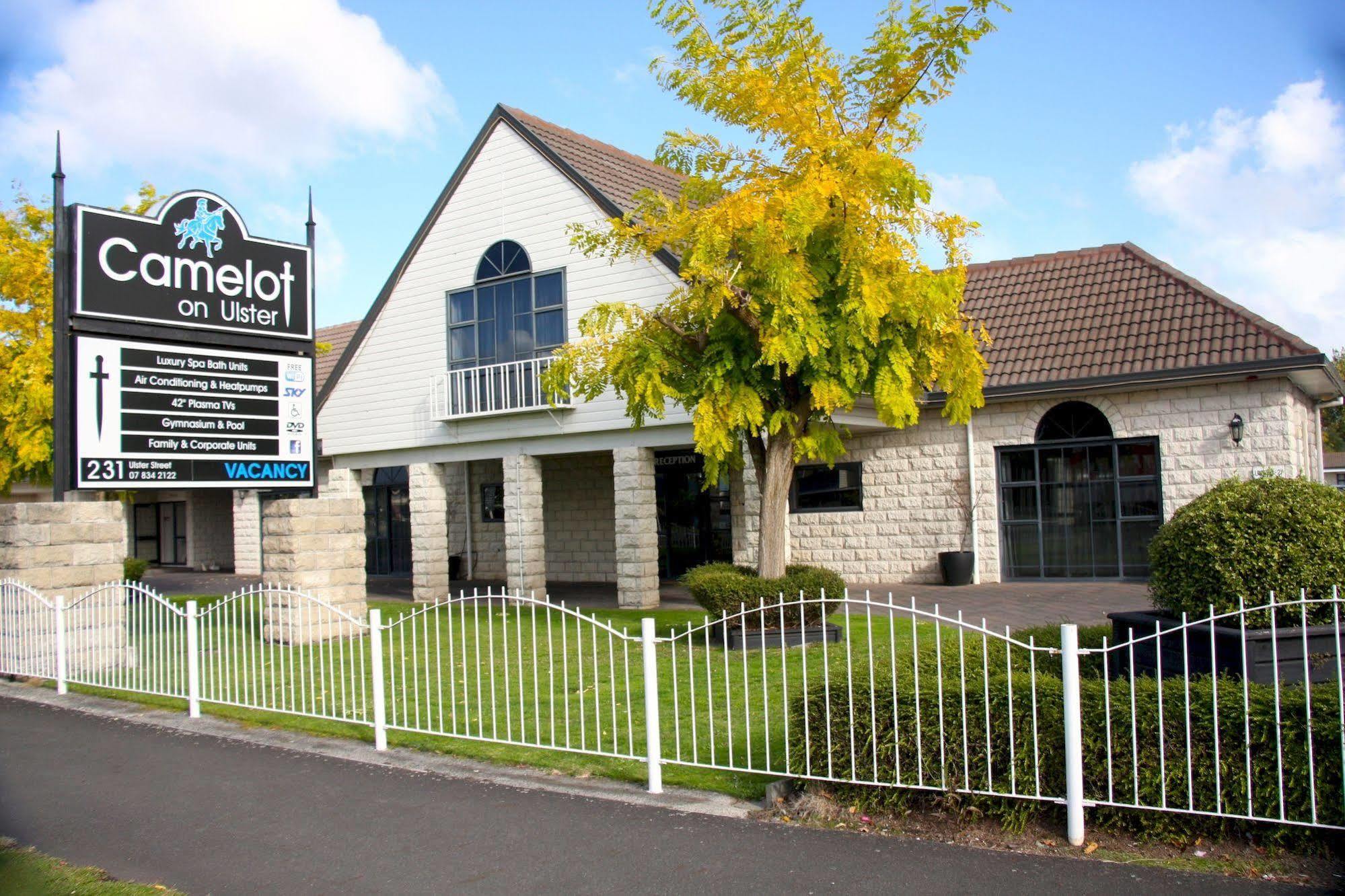 Motel Camelot On Ulster Hamilton Esterno foto