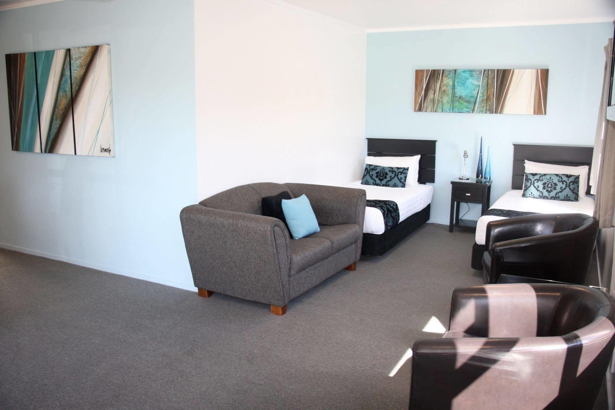 Motel Camelot On Ulster Hamilton Esterno foto